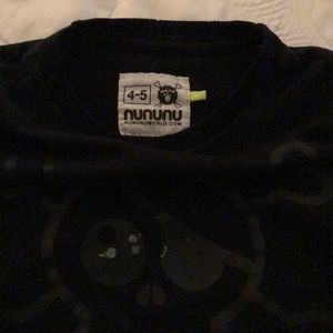 Nununu skull tshirt 4-5 yrs old